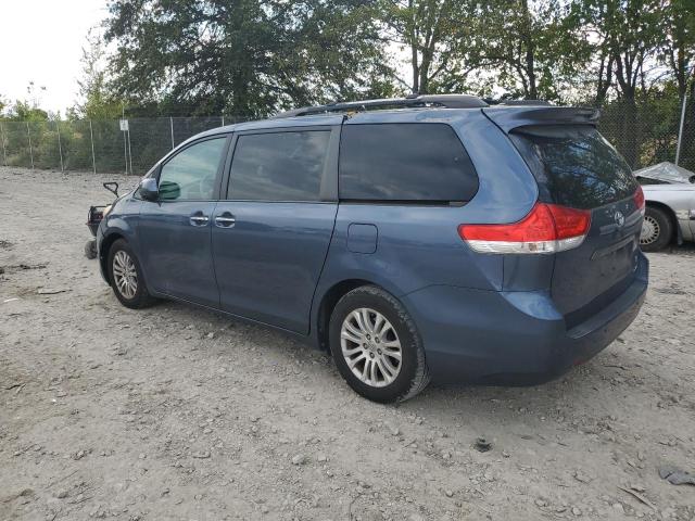 5TDYK3DC0DS353828 - 2013 TOYOTA SIENNA XLE BLUE photo 2