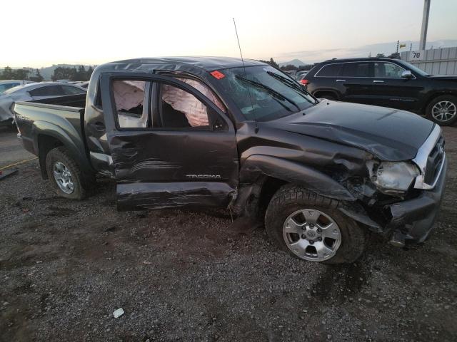 5TFJU4GN8DX049607 - 2013 TOYOTA TACOMA DOUBLE CAB PRERUNNER CHARCOAL photo 4