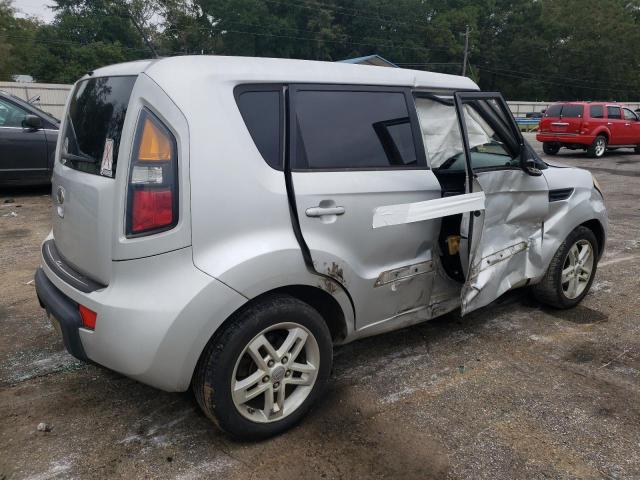 KNDJT2A28B7717053 - 2011 KIA SOUL + SILVER photo 3