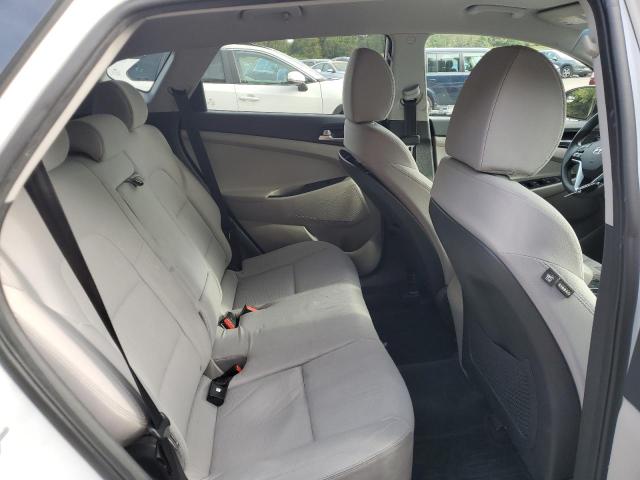 KM8J23A45KU893646 - 2019 HYUNDAI TUCSON SE WHITE photo 11