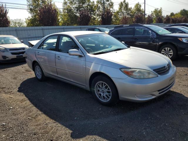 4T1BE32K22U049525 - 2002 TOYOTA CAMRY LE SILVER photo 4