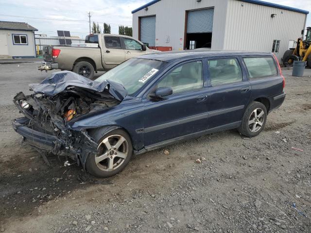 2004 VOLVO V70, 