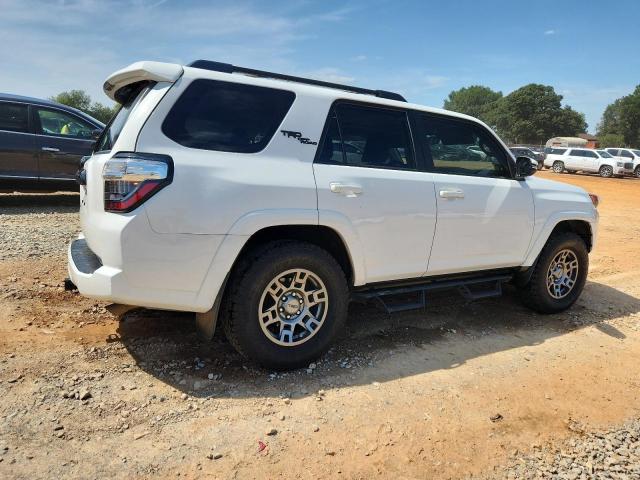 JTEBU5JR7L5816858 - 2020 TOYOTA 4RUNNER SR5/SR5 PREMIUM WHITE photo 3