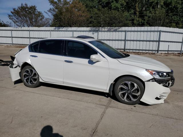 1HGCR3F81HA001666 - 2017 HONDA ACCORD EXL WHITE photo 4