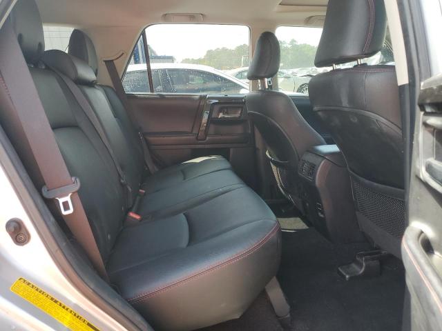 JTEBU5JR3J5528820 - 2018 TOYOTA 4RUNNER SR5/SR5 PREMIUM Srebrny zdjęcie 11