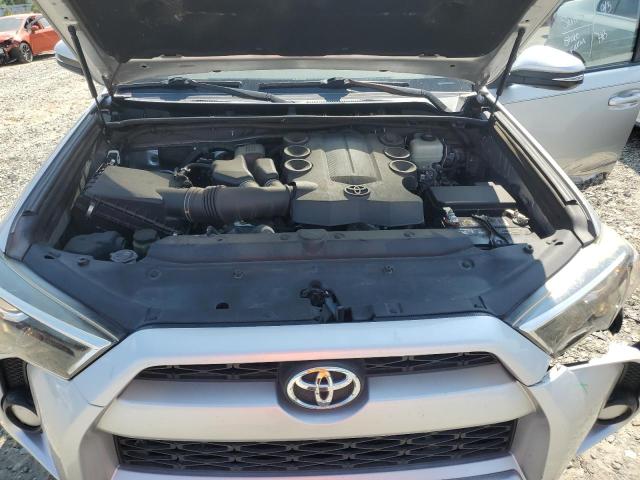 JTEBU5JR3J5528820 - 2018 TOYOTA 4RUNNER SR5/SR5 PREMIUM Srebrny zdjęcie 12