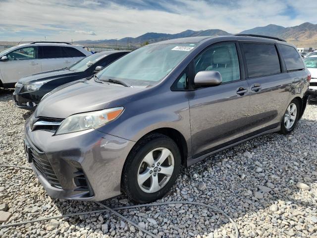 2018 TOYOTA SIENNA LE, 