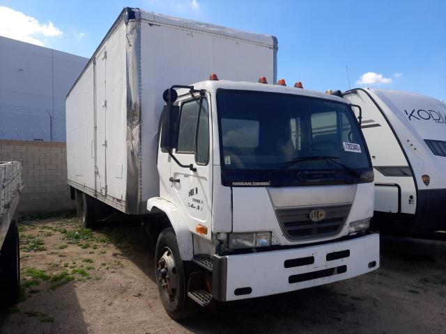 JNAPA81H28AR70200 - 2008 NISSAN DIESEL UD2600 WHITE photo 4