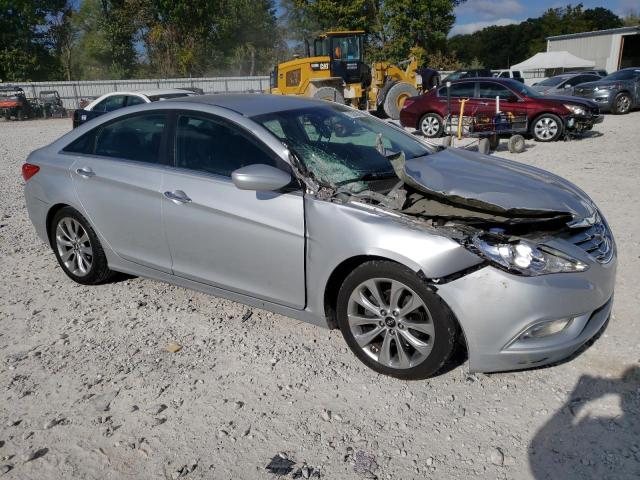 5NPEC4AC9DH664111 - 2013 HYUNDAI SONATA SE SILVER photo 4