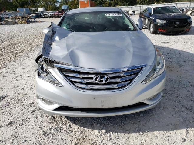 5NPEC4AC9DH664111 - 2013 HYUNDAI SONATA SE SILVER photo 5