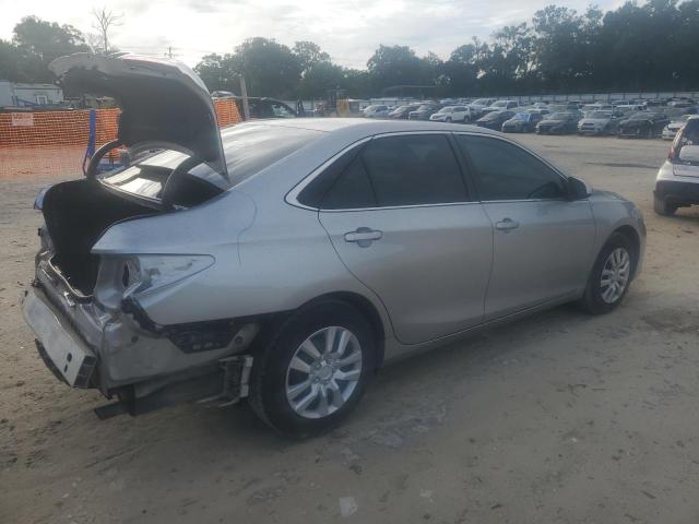 4T1BF1FKXFU474119 - 2015 TOYOTA CAMRY LE SILVER photo 3