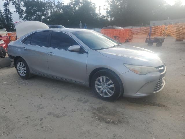 4T1BF1FKXFU474119 - 2015 TOYOTA CAMRY LE SILVER photo 4