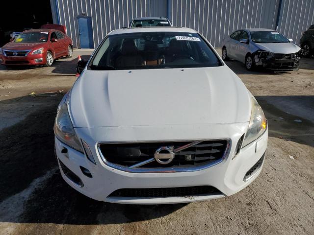 YV1902FH9C2122472 - 2012 VOLVO S60 T6 WHITE photo 5