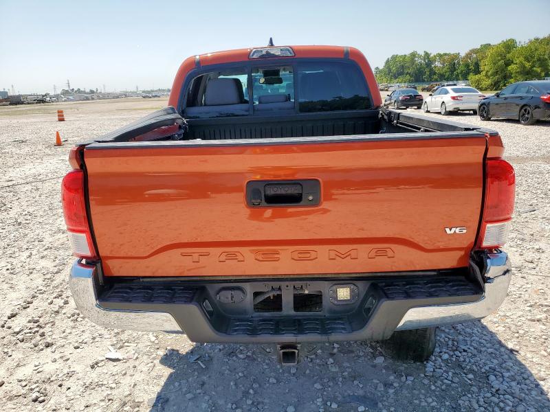 5TFAZ5CN5HX025638 - 2017 TOYOTA TACOMA DOUBLE CAB 橙色 照片 6
