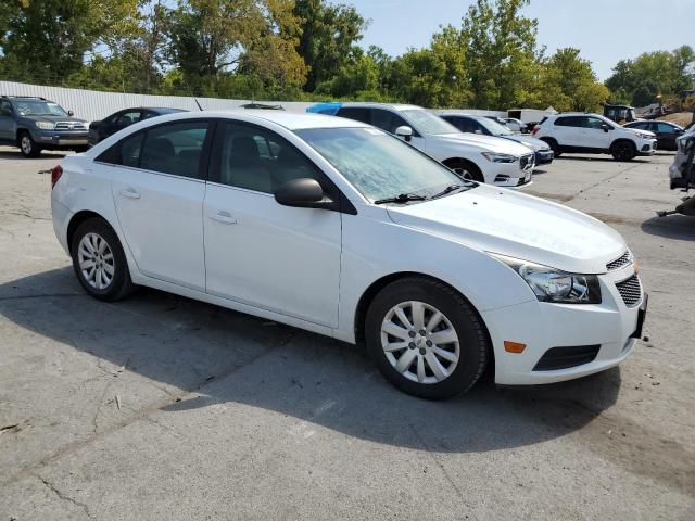 1G1PC5SHXB7289915 - 2011 CHEVROLET CRUZE LS WHITE photo 4