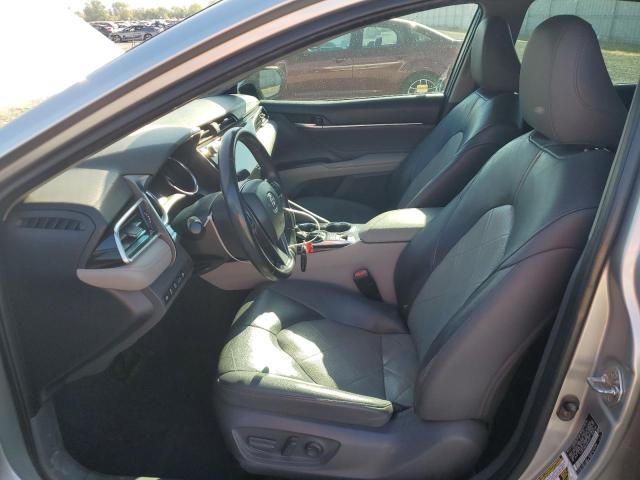 4T1B11HK6JU070125 - 2018 TOYOTA CAMRY L SILVER photo 7