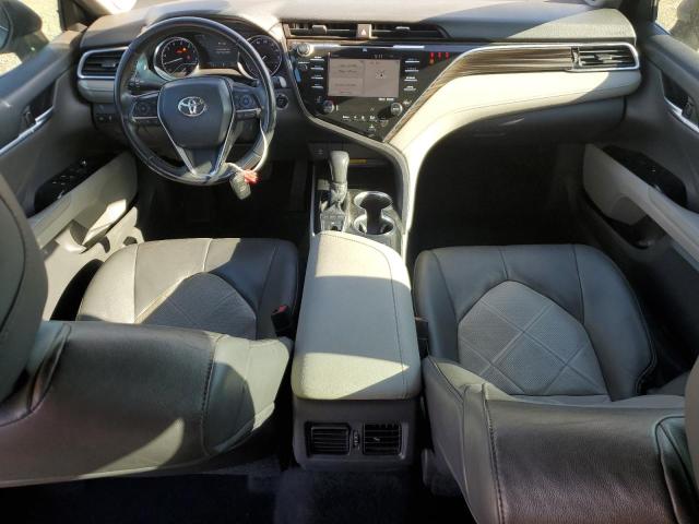 4T1B11HK6JU070125 - 2018 TOYOTA CAMRY L SILVER photo 8