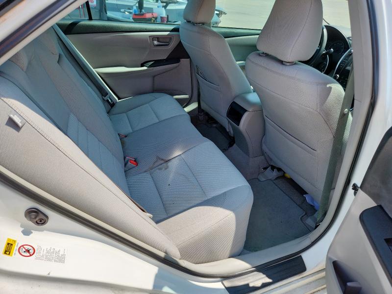4T4BF1FK8FR502411 - 2015 TOYOTA CAMRY LE WHITE photo 10