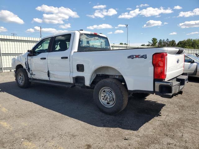 1FT8W2BT7PED66555 - 2023 FORD F250 SUPER DUTY WHITE photo 2