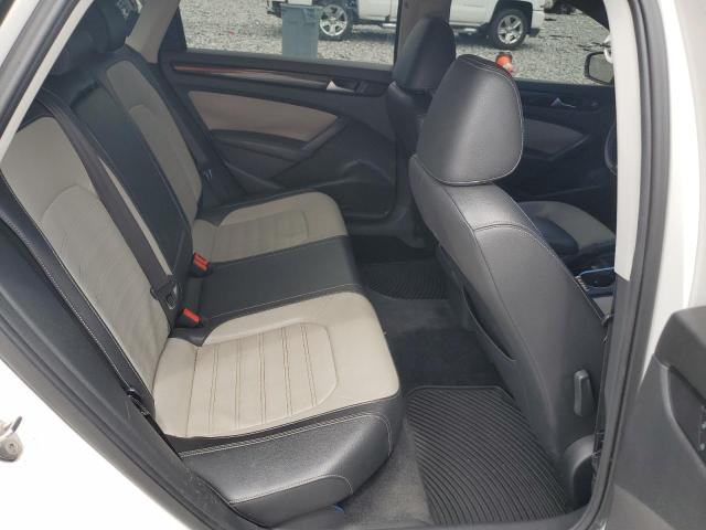 1VWBT7A33FC097426 - 2015 VOLKSWAGEN PASSAT SE WHITE photo 10
