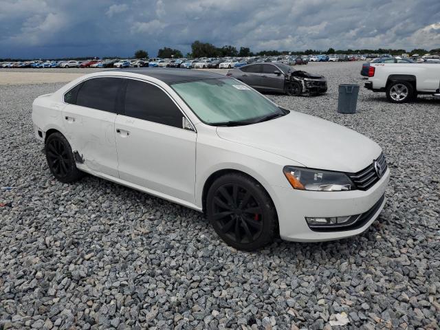 1VWBT7A33FC097426 - 2015 VOLKSWAGEN PASSAT SE WHITE photo 4