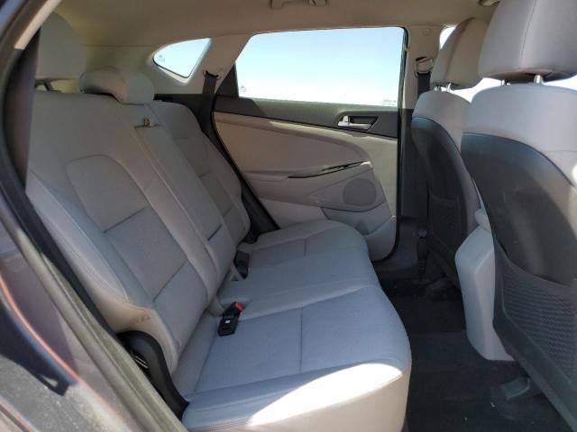 KM8J23A42KU018881 - 2019 HYUNDAI TUCSON SE SILVER photo 11