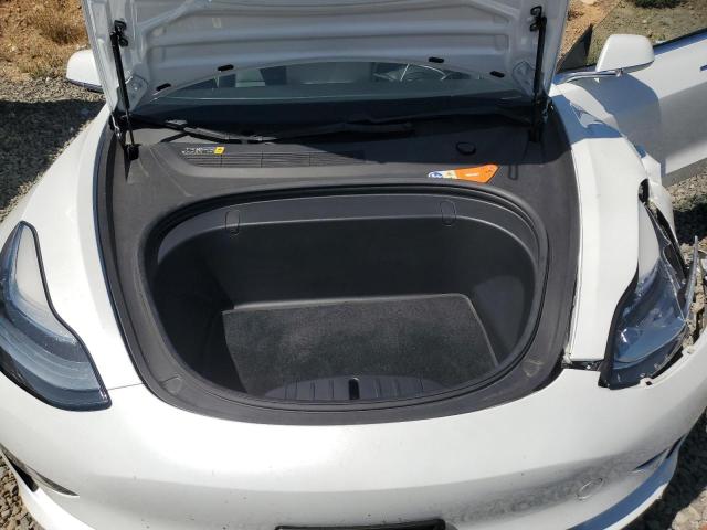 5YJ3E1EA4JF015867 - 2018 TESLA MODEL 3 白色 照片 11