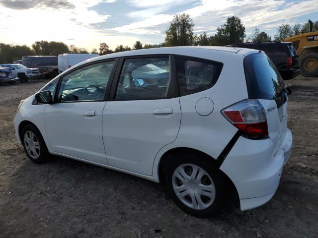 JHMGE8H39BS005846 - 2011 HONDA FIT WHITE photo 2