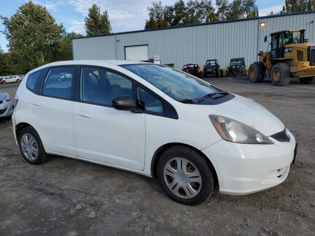 JHMGE8H39BS005846 - 2011 HONDA FIT WHITE photo 4