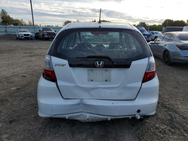 JHMGE8H39BS005846 - 2011 HONDA FIT WHITE photo 6