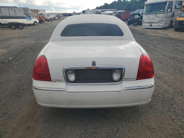 1L1FM88W65Y649930 - 2005 LINCOLN TOWN CAR EXECUTIVE WHITE photo 6