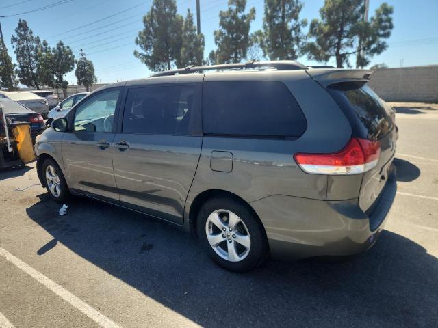 5TDKK3DC0CS180025 - 2012 TOYOTA SIENNA LE SILVER photo 2