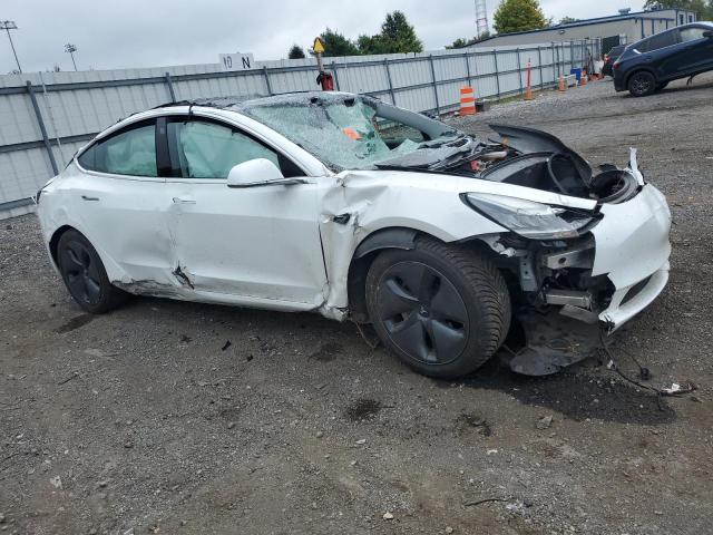 5YJ3E1EA4KF401416 - 2019 TESLA MODEL 3 WHITE photo 4