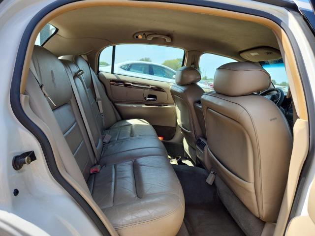 1LNHM82W91Y732018 - 2001 LINCOLN TOWN CAR SIGNATURE Biały zdjęcie 10