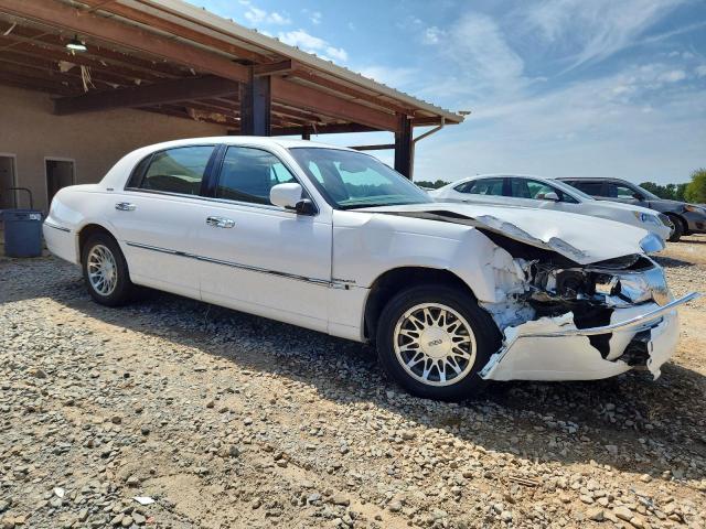 1LNHM82W91Y732018 - 2001 LINCOLN TOWN CAR SIGNATURE Biały zdjęcie 4