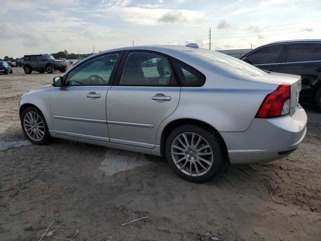 YV1382MS1A2499212 - 2010 VOLVO S40 2.4I SILVER photo 2