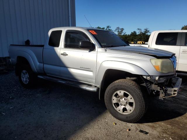 5TETU62N86Z146121 - 2006 TOYOTA TACOMA PRERUNNER ACCESS CAB SILVER photo 4