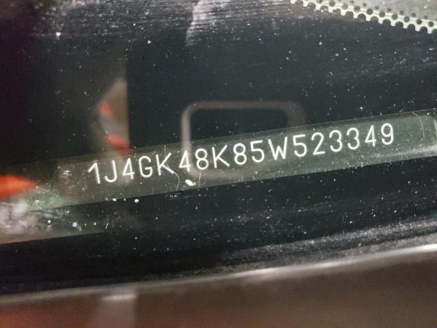 1J4GK48K85W523349 - 2005 JEEP LIBERTY SPORT WHITE photo 13