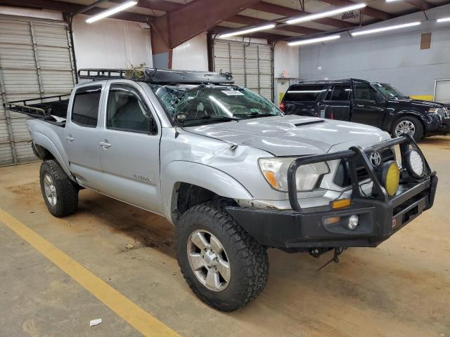 5TFLU4ENXCX028347 - 2012 TOYOTA TACOMA DOUBLE CAB ვერცხლისფერი ფოტო 4