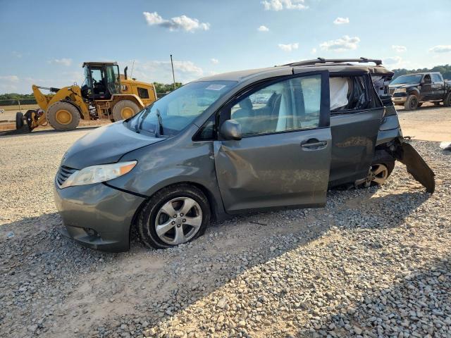 2011 TOYOTA SIENNA LE, 