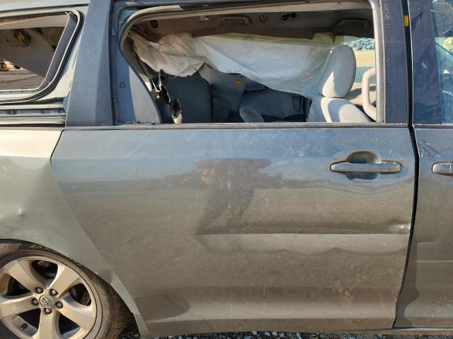 5TDKK3DC2BS077235 - 2011 TOYOTA SIENNA LE 灰色 照片 10