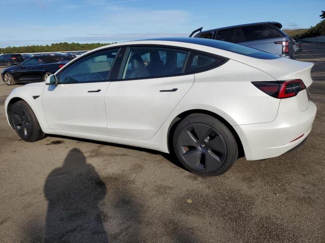 5YJ3E1EB8NF325213 - 2022 TESLA MODEL 3 WHITE photo 2