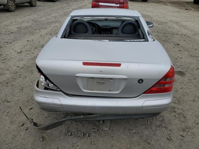 WDBKK47F7WF062469 - 1998 MERCEDES-BENZ SLK 230 KOMPRESSOR SILVER photo 10