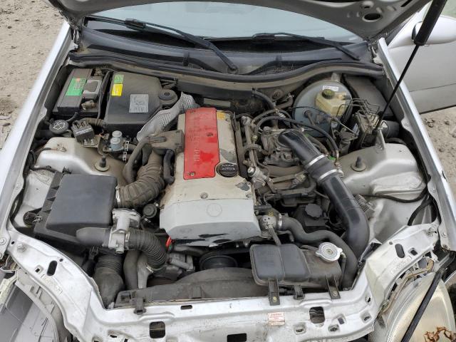 WDBKK47F7WF062469 - 1998 MERCEDES-BENZ SLK 230 KOMPRESSOR SILVER photo 11