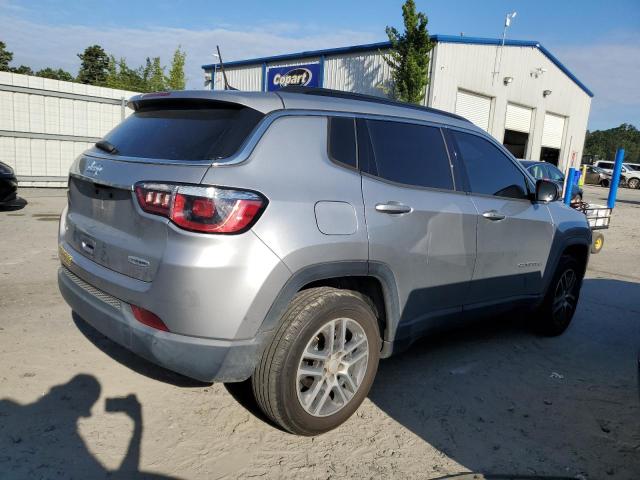 3C4NJDBB4JT180998 - 2018 JEEP COMPASS LATITUDE 银色 照片 3