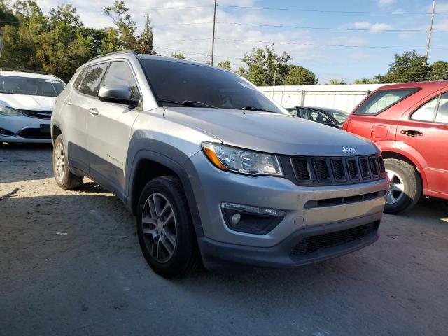 3C4NJDBB4JT180998 - 2018 JEEP COMPASS LATITUDE 银色 照片 4