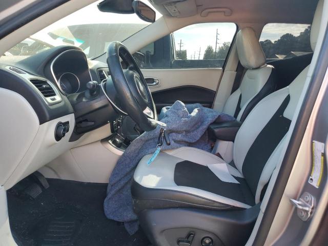 3C4NJDBB4JT180998 - 2018 JEEP COMPASS LATITUDE 银色 照片 7