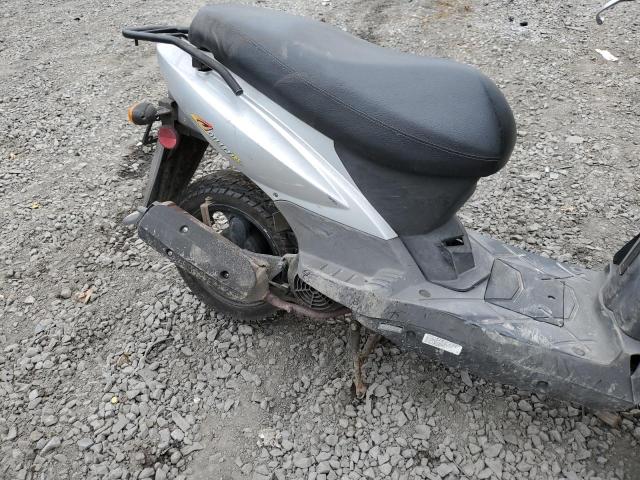 LC2U6G1009C000967 - 2009 KYMCO USA INC AGILITY 125 SILVER photo 10