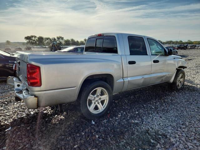 1D7HW48P97S241439 - 2007 DODGE DAKOTA QUAD SLT SILVER photo 3