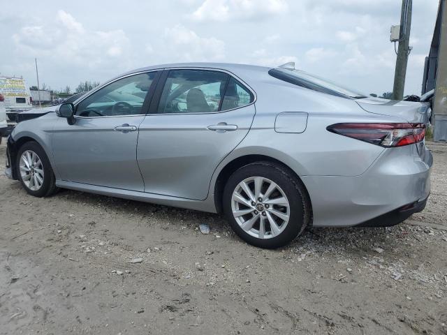 4T1R11AK8RU256110 - 2024 TOYOTA CAMRY LE SILVER photo 2